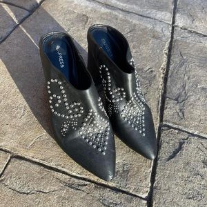 ⚡️NEED 2 GO DEAL!!!! Express glam heels